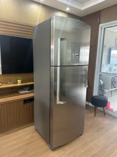 Geladeira Brastemp inox Fros free duplex 220v estado impecável. Aceito cartão.