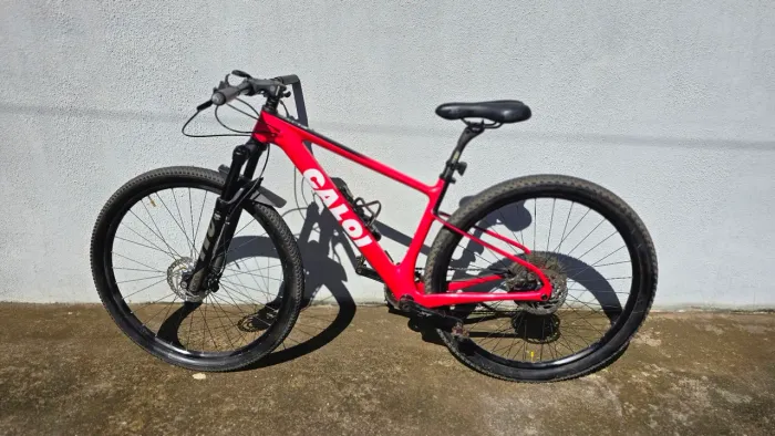 Caloi elite carbon sport 