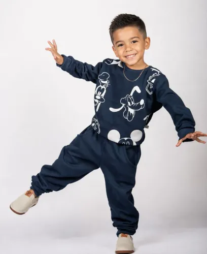 Conjunto de inverno quentinho peluciado por dentro estampa personagem. Tamanhos 4 e 6 anos