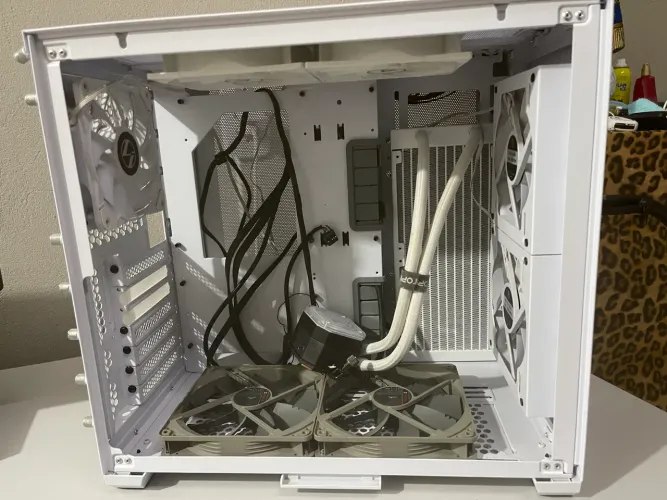 Gabinete Lian li Air mini