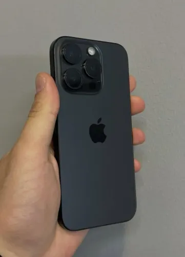 iPhone 15 pro Preto 128 GB 6 meses de garantia