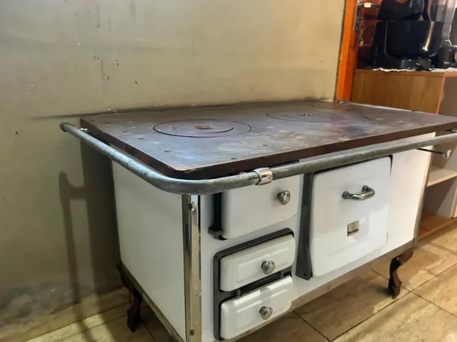 fogão a lenha Marumby (com chapa de 2 bocas e forno)