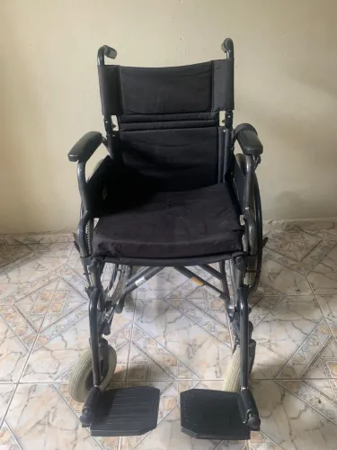 Cadeira de rodas e andador