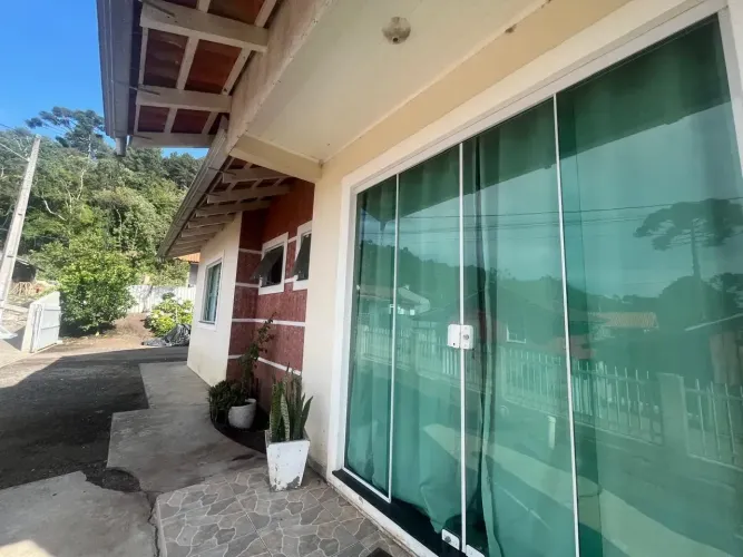 Imóvel para venda possui 535 metros quadrados com 2 quartos em Cascatas - Campo Alegre - S
