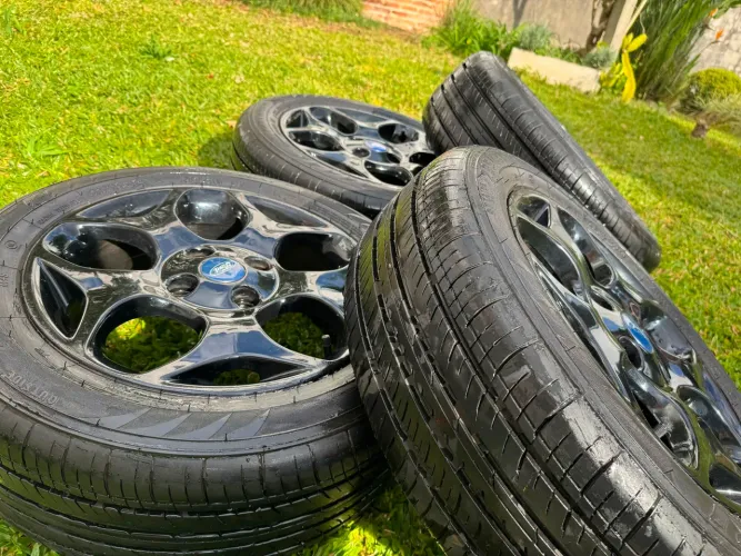 Jogo de Rodas + Pneus New Fiesta Aro 16 4x108 - Pneus Novos
