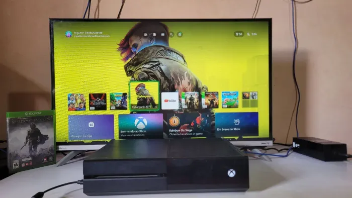 Console Xbox One +400 Jogos Call of Duty eFootball Assassin's Creed Minecraft Cyberpunk 