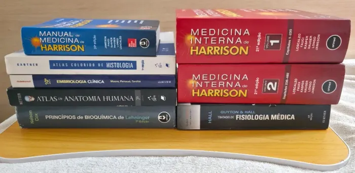 Livros de medicina e da área da Saúde