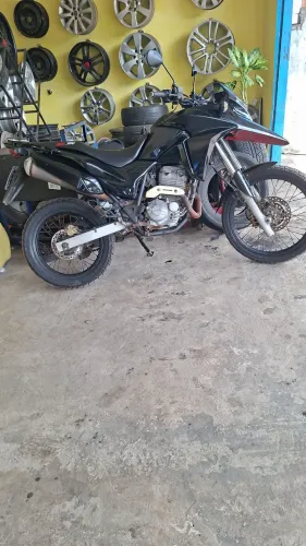 Aluga-se moto