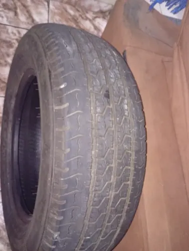 PNEUS DE VAN ARO 126 25/65R 16C 8 LONAS SEMI NOVO