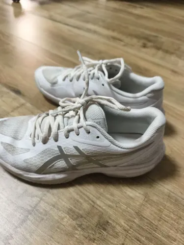 tenis branco assis