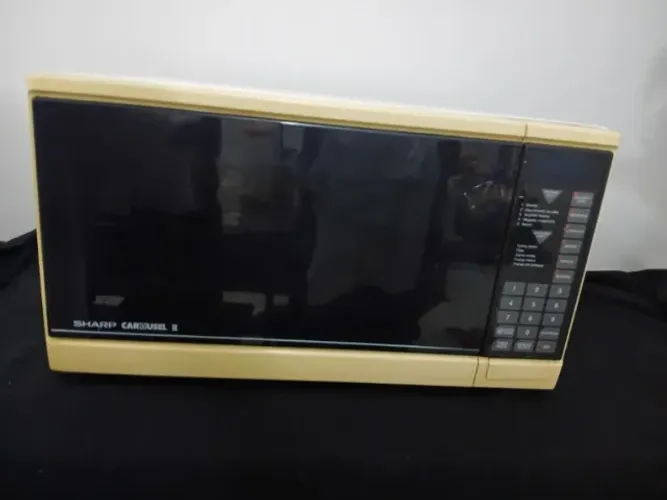 Forno Micro-ondas Sharp com defeito