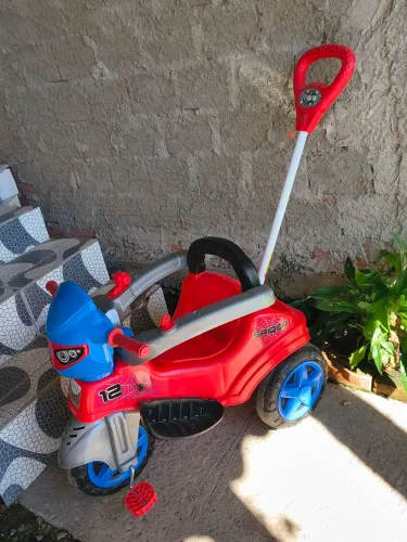 TRICICLO HOMEN ARANHA+ PEÇA RESERVA DEBAIXO 