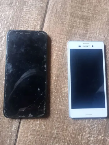 Estou vendendo 2 celulares modelo j6 com a tela quebrada e um x perua da sony que não liga