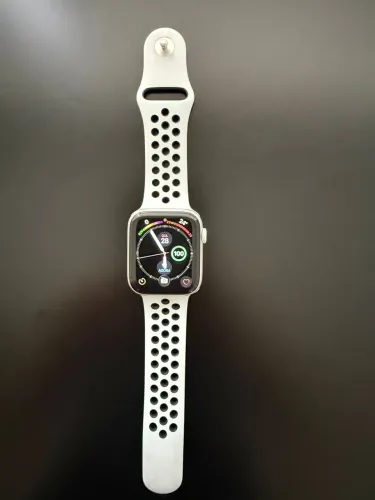Apple Watch Series 6 Nike (GPS + Wi-Fi)