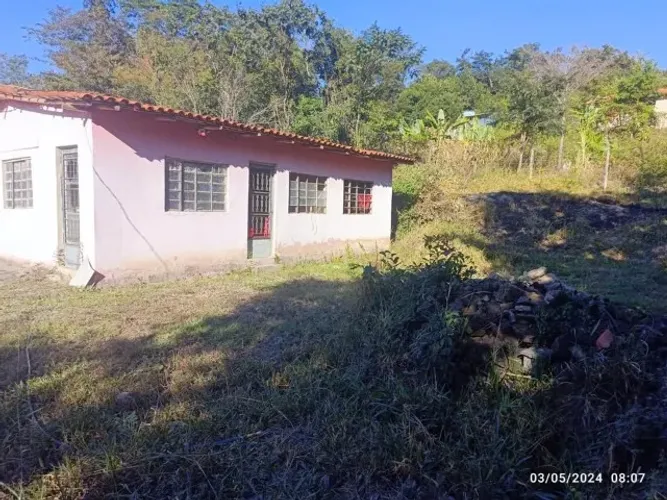 chacara de de quase 10 mil metros em ravena comuma casa sistena e luz