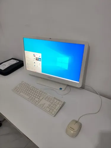 Vende-se computador de escritório , branco ,configuração ideal para tarefas de escritorio