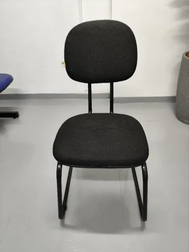 Cadeira Executiva ergométrica para Escritório Recepção e Sala de Espera Base Sky Preta