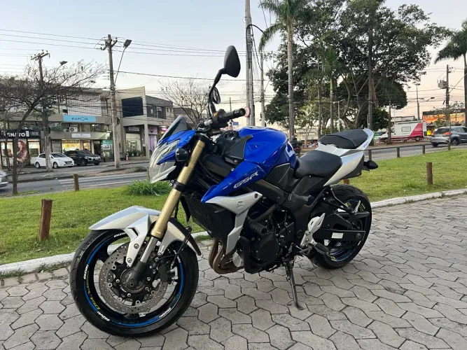 Suzuki GSR 750 2015