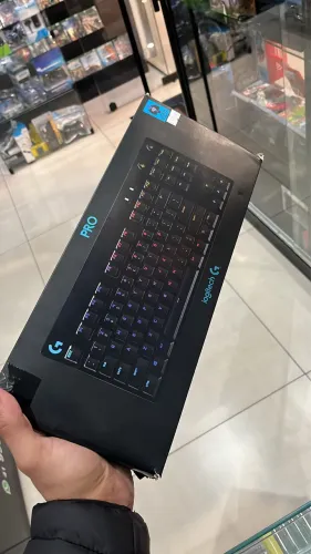 Teclado Logitech G Pro