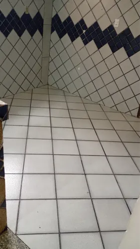 Aluga - se uma casa em condomínio fechado em Lauro de Freitas 