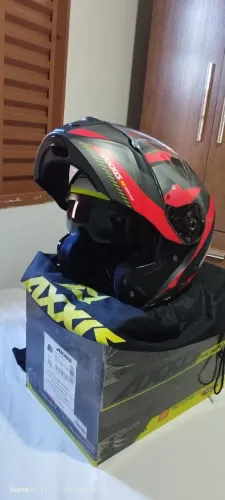 Capacete axxis escamoteável