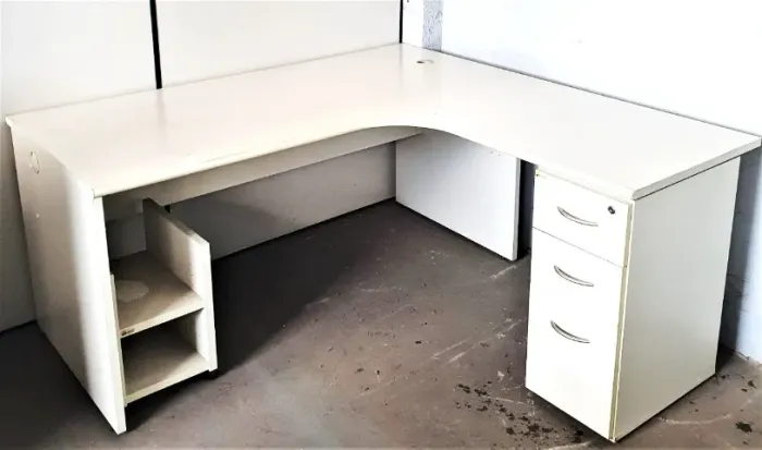 Mesa de escritório em L 140 x 140 x 60 cm - Tecama
