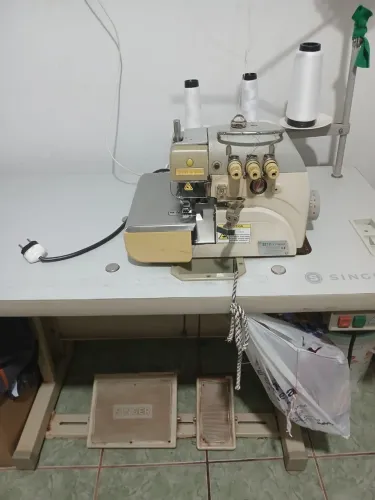 Máquina de costura