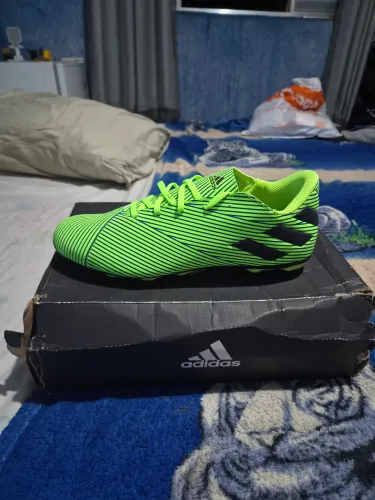 CHUTEIRA ADIDAS ORIGINAL - TAMANHO 43 NOVA! 