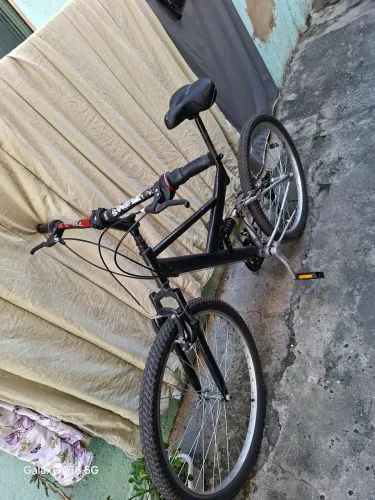Bicicleta aro 26, troco por aro 29