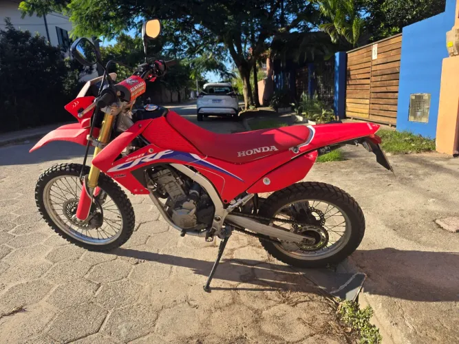 Honda CRF 250 L, emplacada,  