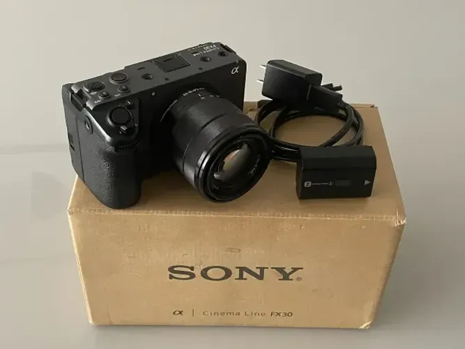 Câmera Sony Fx30 Ilme-fx30 Mirrorless + Lente Sony 18-55mm
