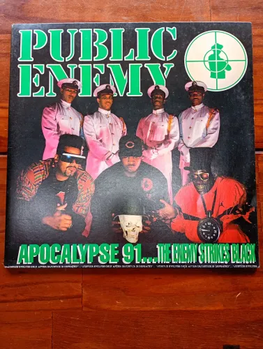 LP Disco de Vinil Public Enemy - Apocalypse 91... The Enemy Strikes Black Duplo Rap