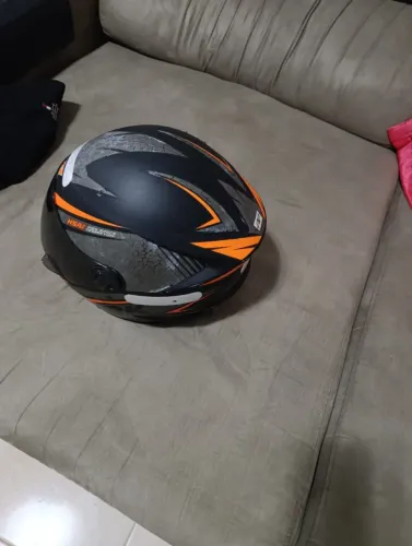Capacete