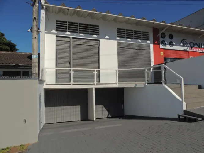 LOJA COM ÁREA TOTAL 200m² - BOA VISTA - IDEAL PARA FARMÁCIA !