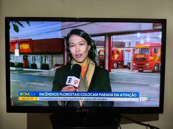 Vendo monitor TV LG 29 polegadas led pouca horas de uso.