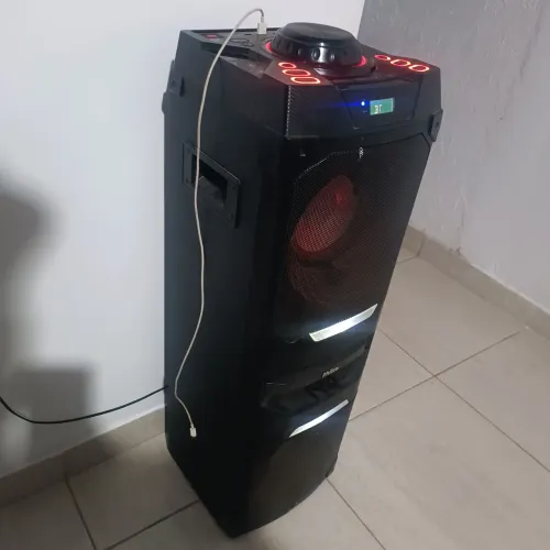 Vende_se ou troco em boombox JBL 