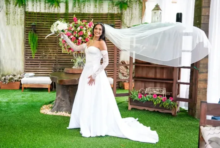 Vestido de noiva+ véu+ n'água