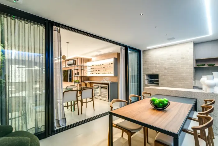 Apartamento com 144 m2, 3 suítes, 2 vagas paralelas, Vista p/ Pq Vaca Brava, churrasqueir