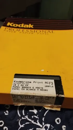 Papéis Fotográficos Kodak P&B - Estoque Antigo / Colecionável