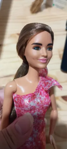 Boneca Barbie básica Glitter