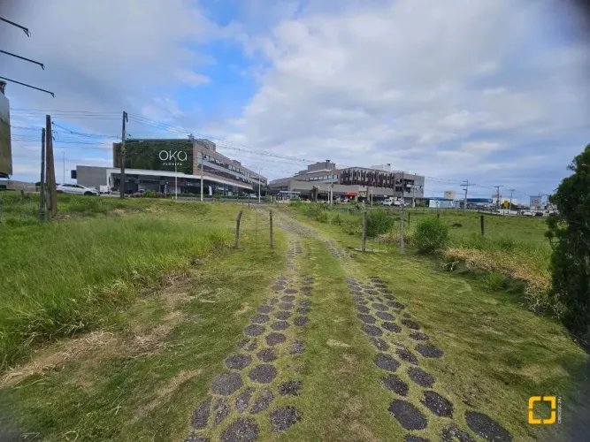 Terreno Comercial em Campeche