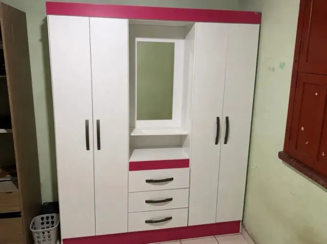 Guarda roupa novo