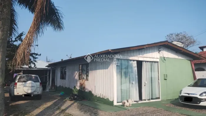 Casa à venda, com terreno de 422m², no Campeche, FLORIANÓPOLIS - SC