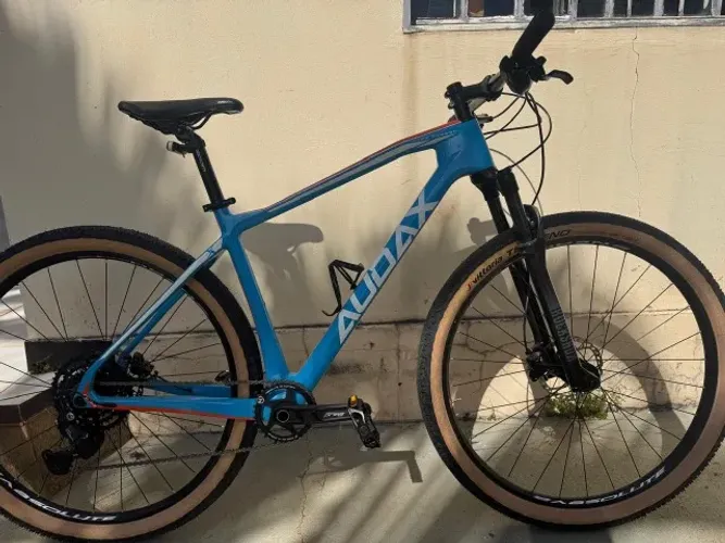 Vendo bike audaz quadro 21 de carbono , 12 velocidades aro 29 , pouquíssima usada muito no