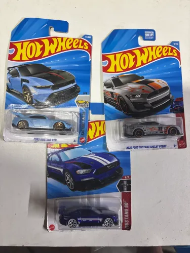 HW FORD MUSTANG