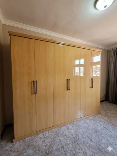 Guarda roupa 6 portas Largura 2,70 <br>Profundidade 0,63<br>Altura 2,30