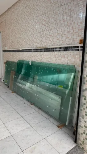 Vende-se lote se vidros para Box