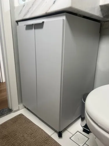 Gabinete móvel de banheiro