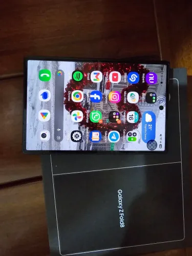 Samsung Z Fold 8 na garantia até agosto 2027