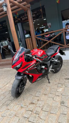CBR 650R ÚNICO DONO